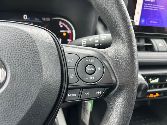 Used 2024 Toyota RAV4 LE image 21