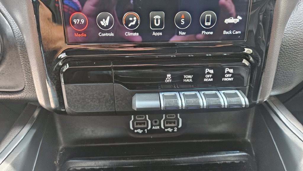 Used 2020 RAM 1500 Laramie w/ Sport Appearance Package AWD/4WD image 35