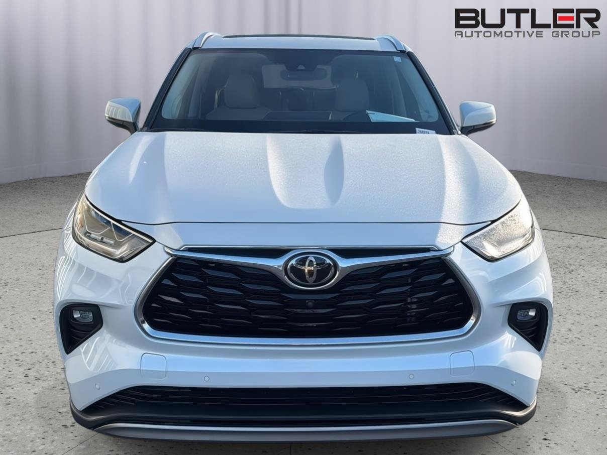 Used 2022 Toyota Highlander Platinum AWD/4WD image 9