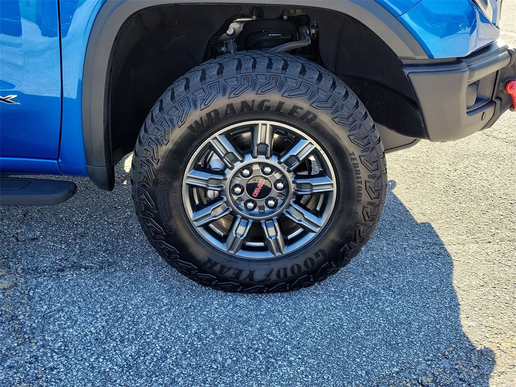 Used 2024 GMC Sierra 1500 AT4X image 16