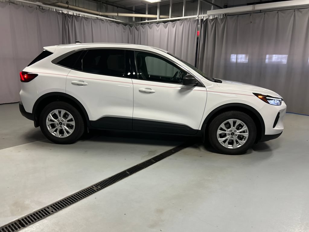 Used 2023 Ford Escape Active AWD/4WD image 8