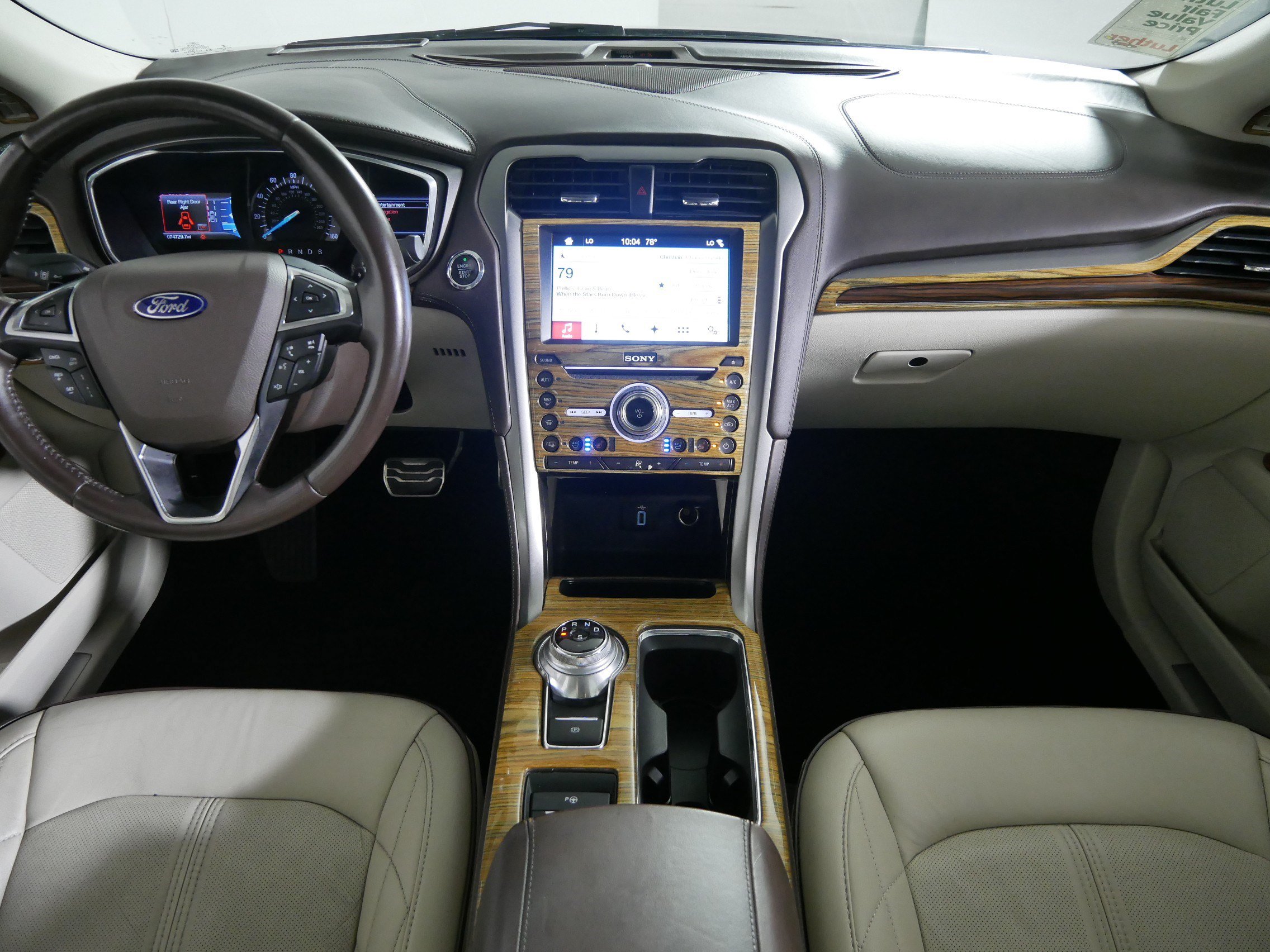 Used 2017 Ford Fusion Platinum AWD/4WD image 10