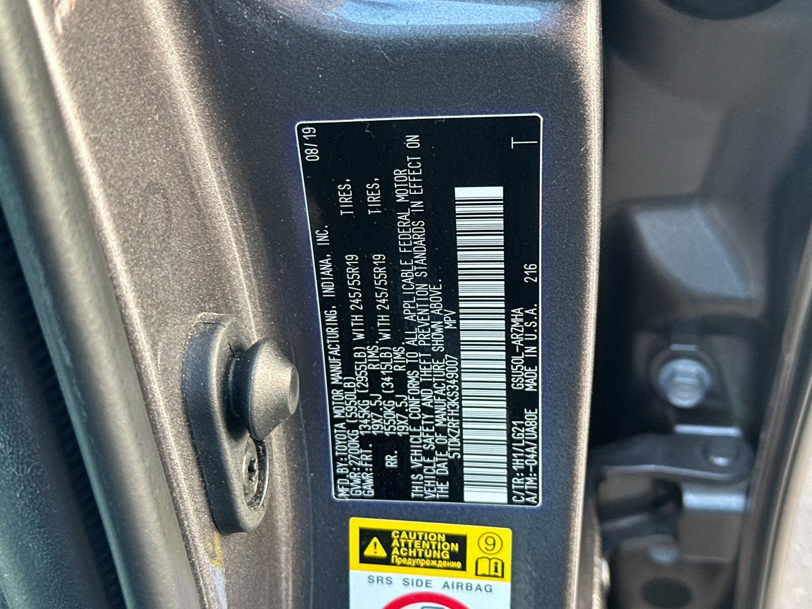 Used 2019 Toyota Highlander SE FWD image 26