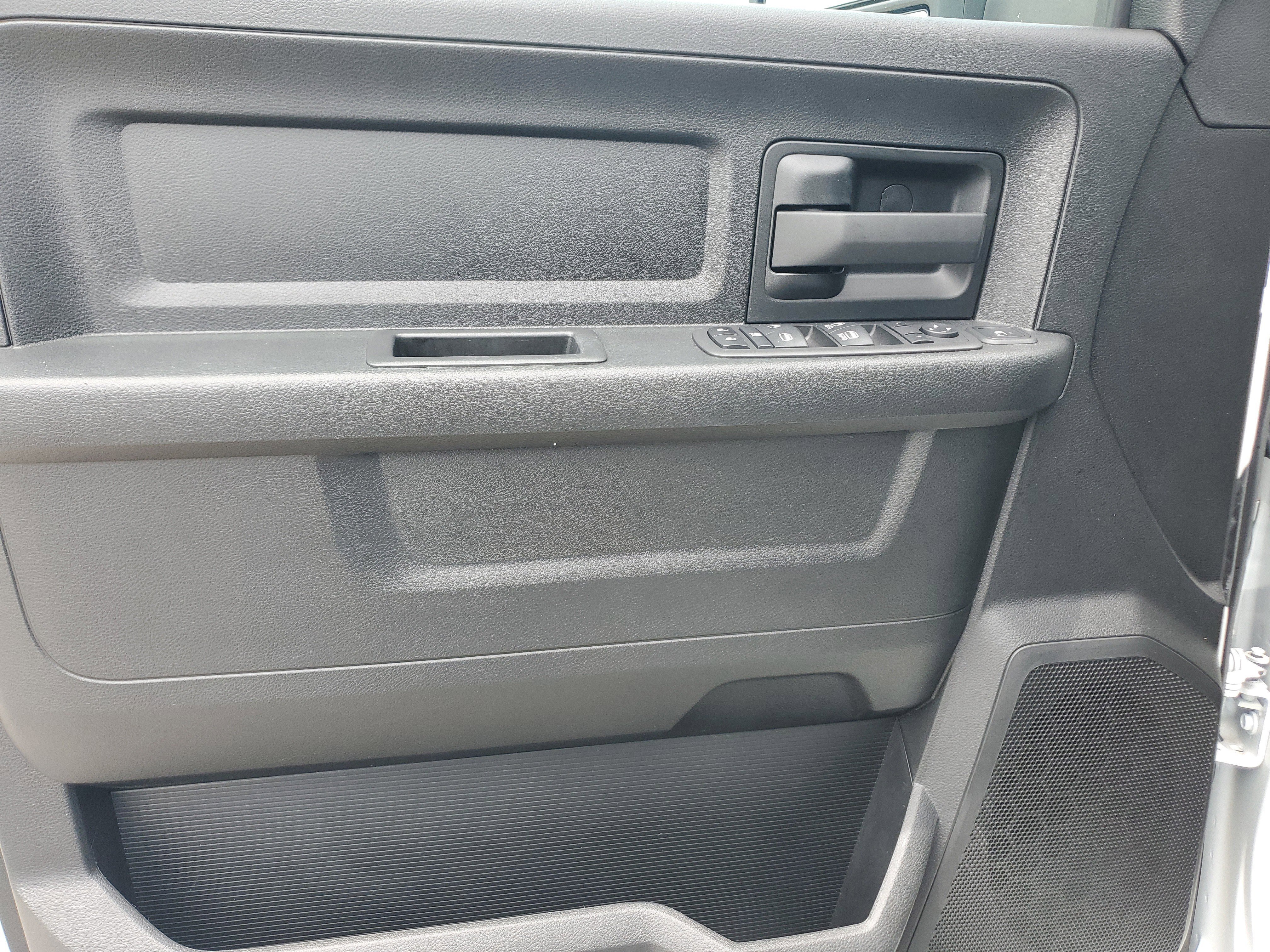 Used 2024 RAM 2500 Tradesman w/ Chrome Appearance Group image 26