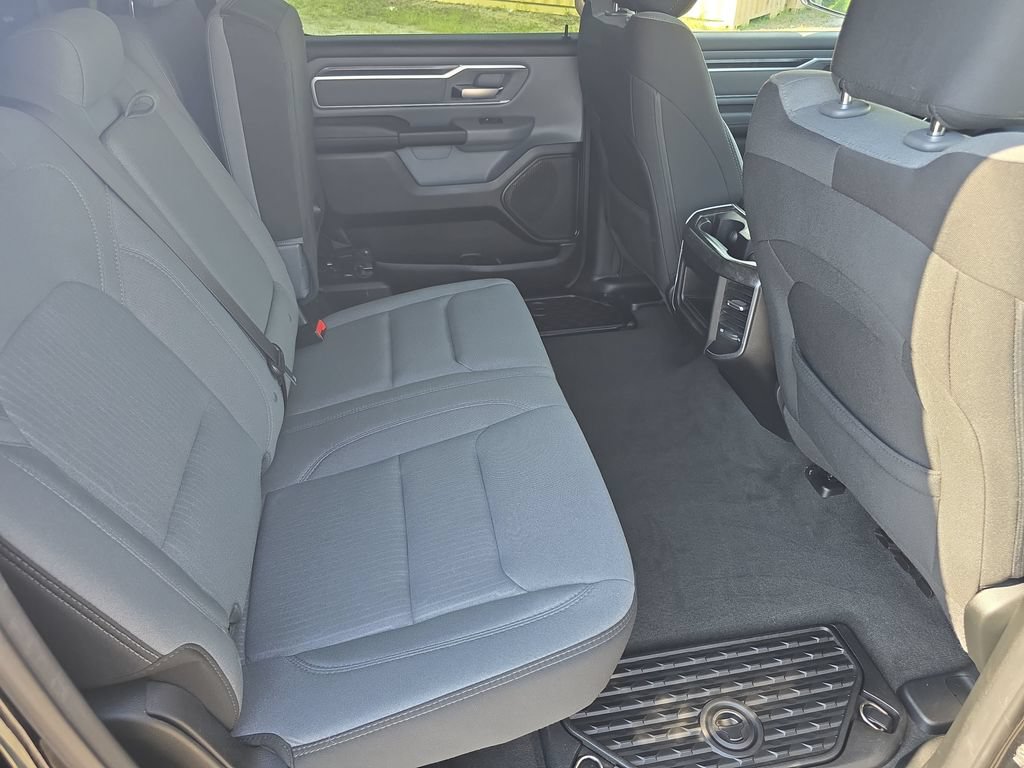 Used 2020 RAM 1500 Big Horn AWD/4WD image 32