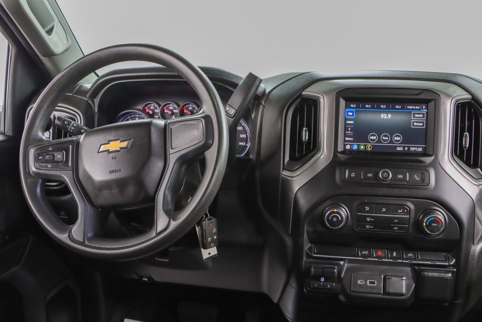 Used 2022 Chevrolet Silverado 2500 Custom w/ Custom Value Package image 17