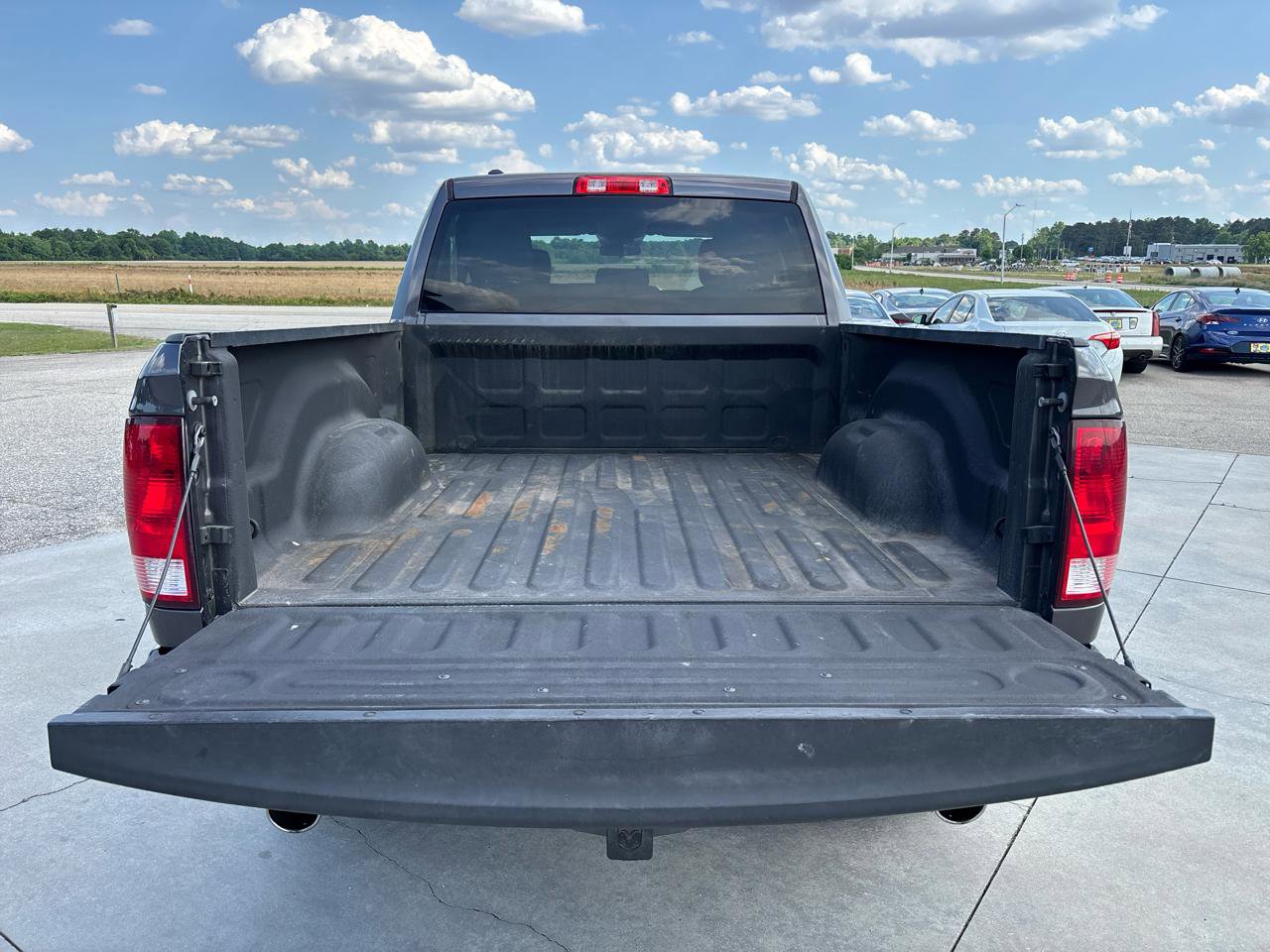 Used 2019 RAM 1500 Express w/ Express Value Package AWD/4WD image 6