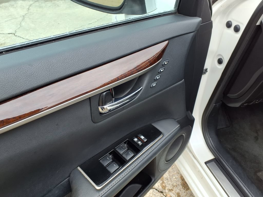 Used 2016 Lexus ES 350 w/ Luxury Package w/Wood Trim FWD image 16