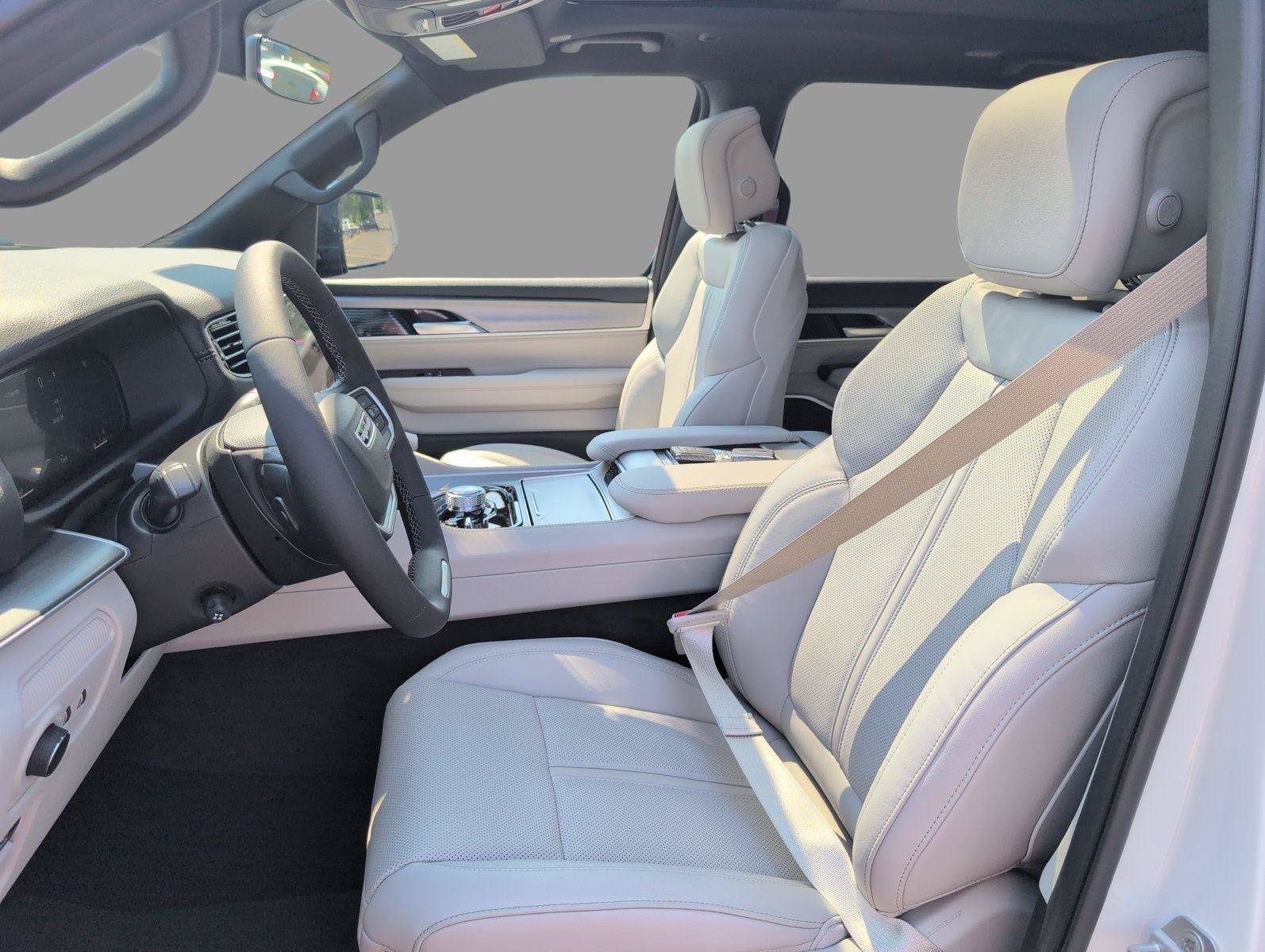 New 2026 Jeep Grand Wagoneer 4WD w/ Premium Group I image 18