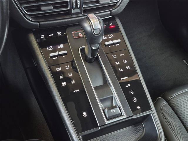Used 2022 Porsche Macan AWD/4WD image 15