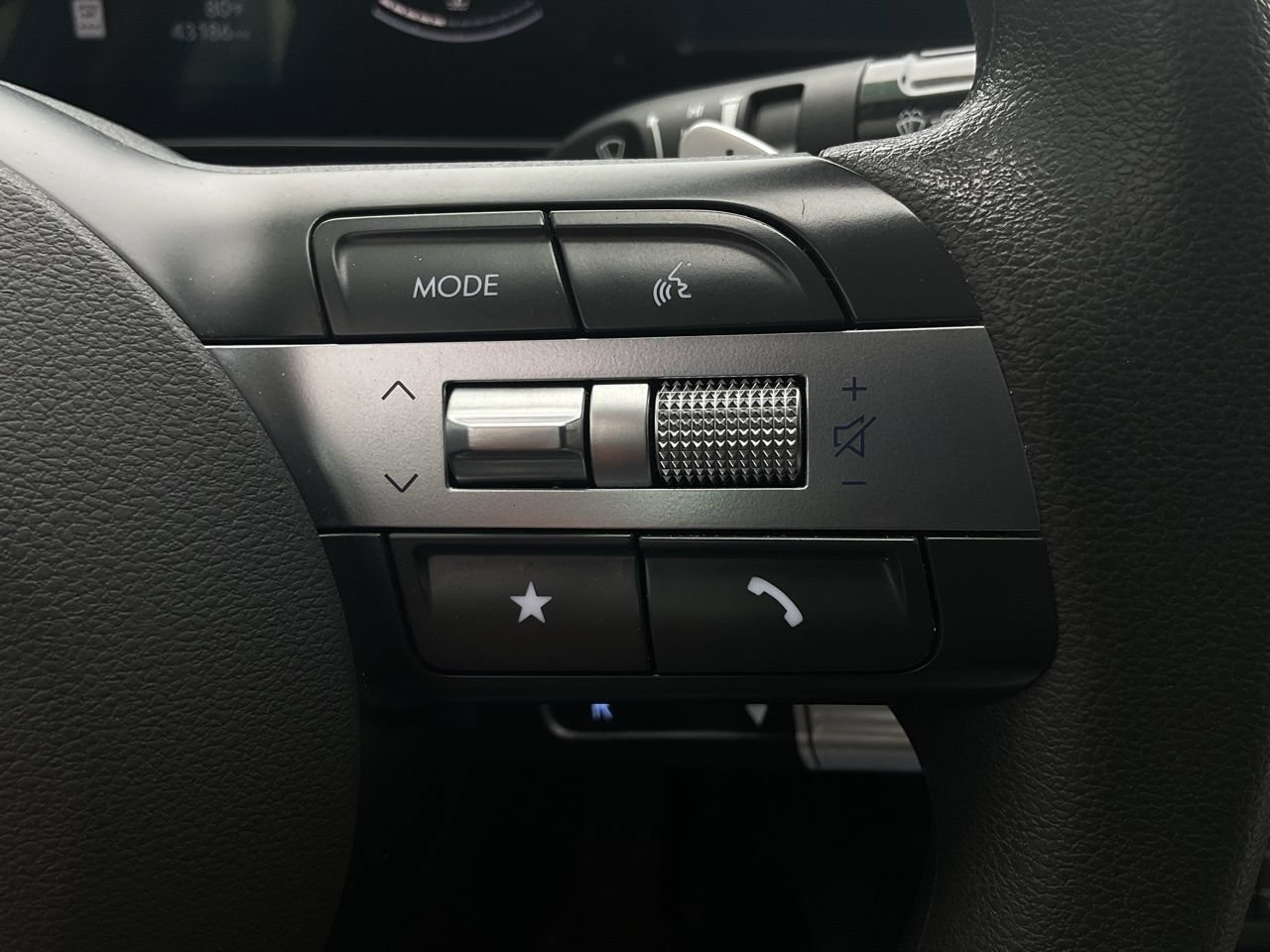 Certified 2025 Hyundai Sonata SEL FWD image 31