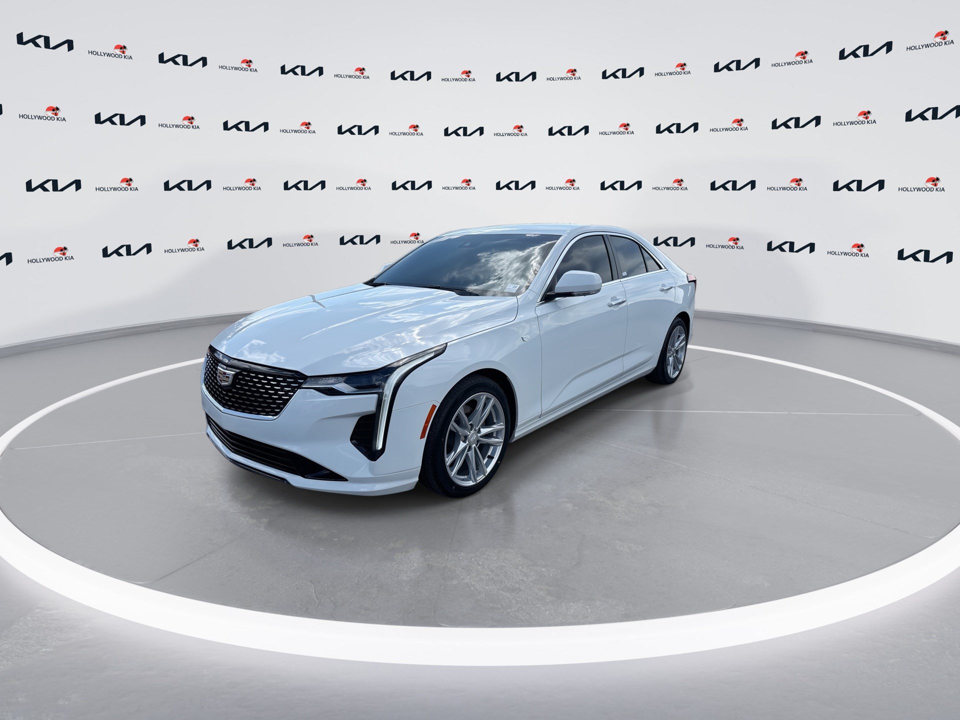 Used 2024 Cadillac CT4 Luxury RWD image 4
