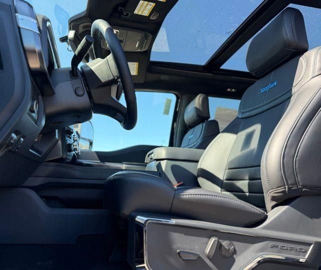 New 2026 Ford F350 Platinum w/ Tremor Off-Road Package image 18