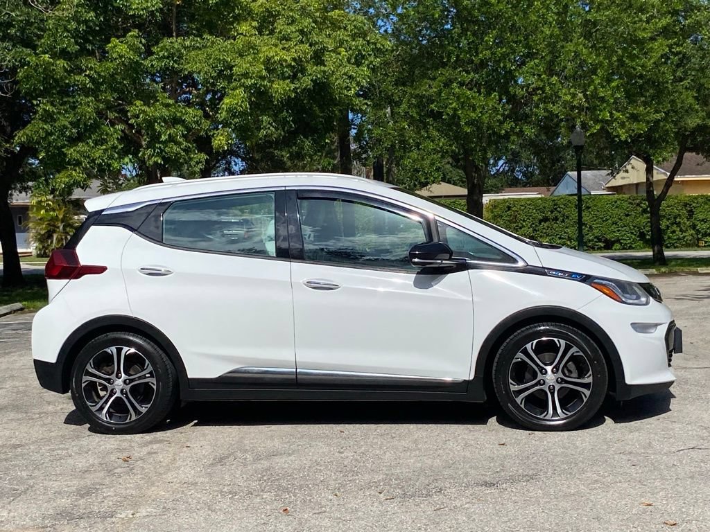 Used 2018 Chevrolet Bolt Premier w/ Driver Confidence II Package FWD image 8