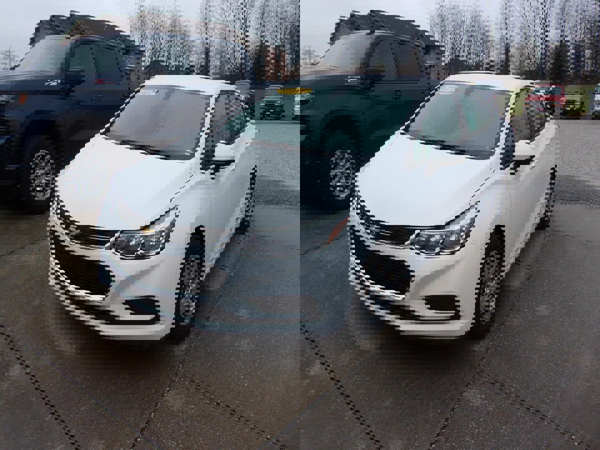 Used 2018 Chevrolet Cruze LS w/ LS Fleet Convenience Package image 5