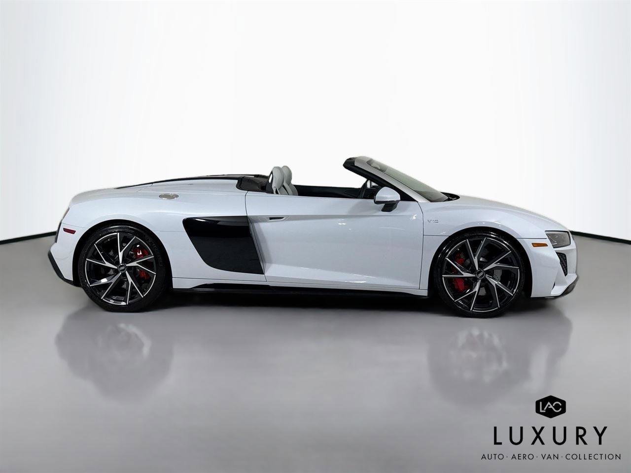 Used 2021 Audi R8 V10 w/ Premium Package image 5