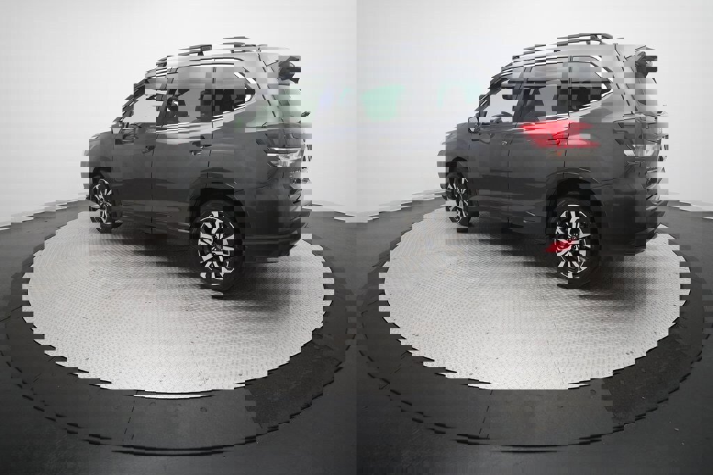 Used 2022 Subaru Forester Limited image 12