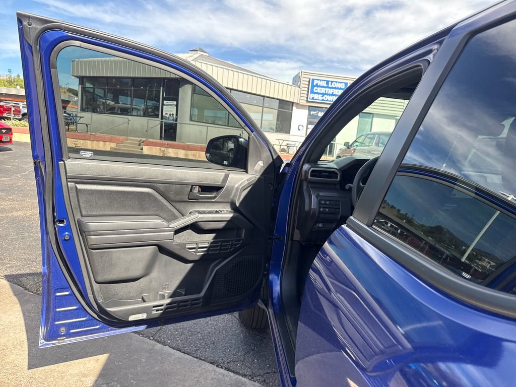 Used 2025 Toyota Tacoma SR5 AWD/4WD image 10