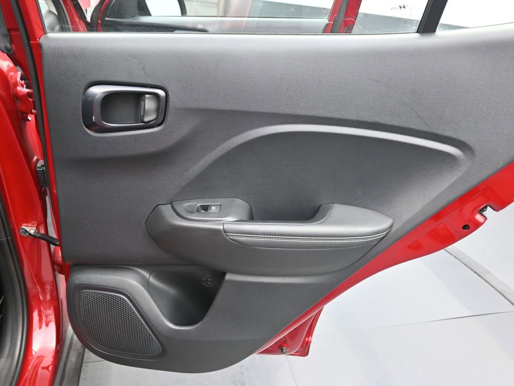 Used 2024 Hyundai Venue Limited image 11