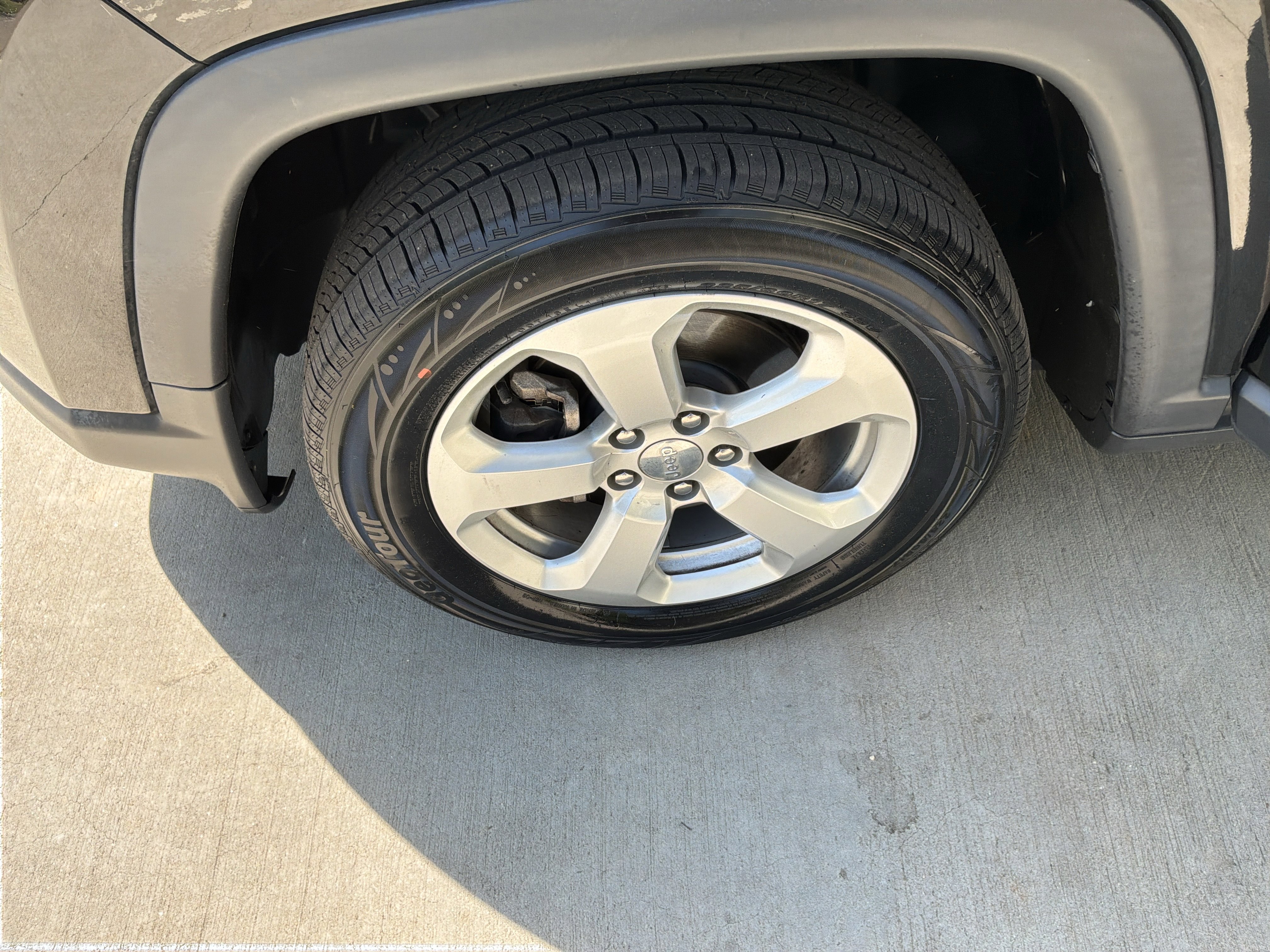 Used 2019 Jeep Compass Latitude w/ Popular Equipment Group image 13