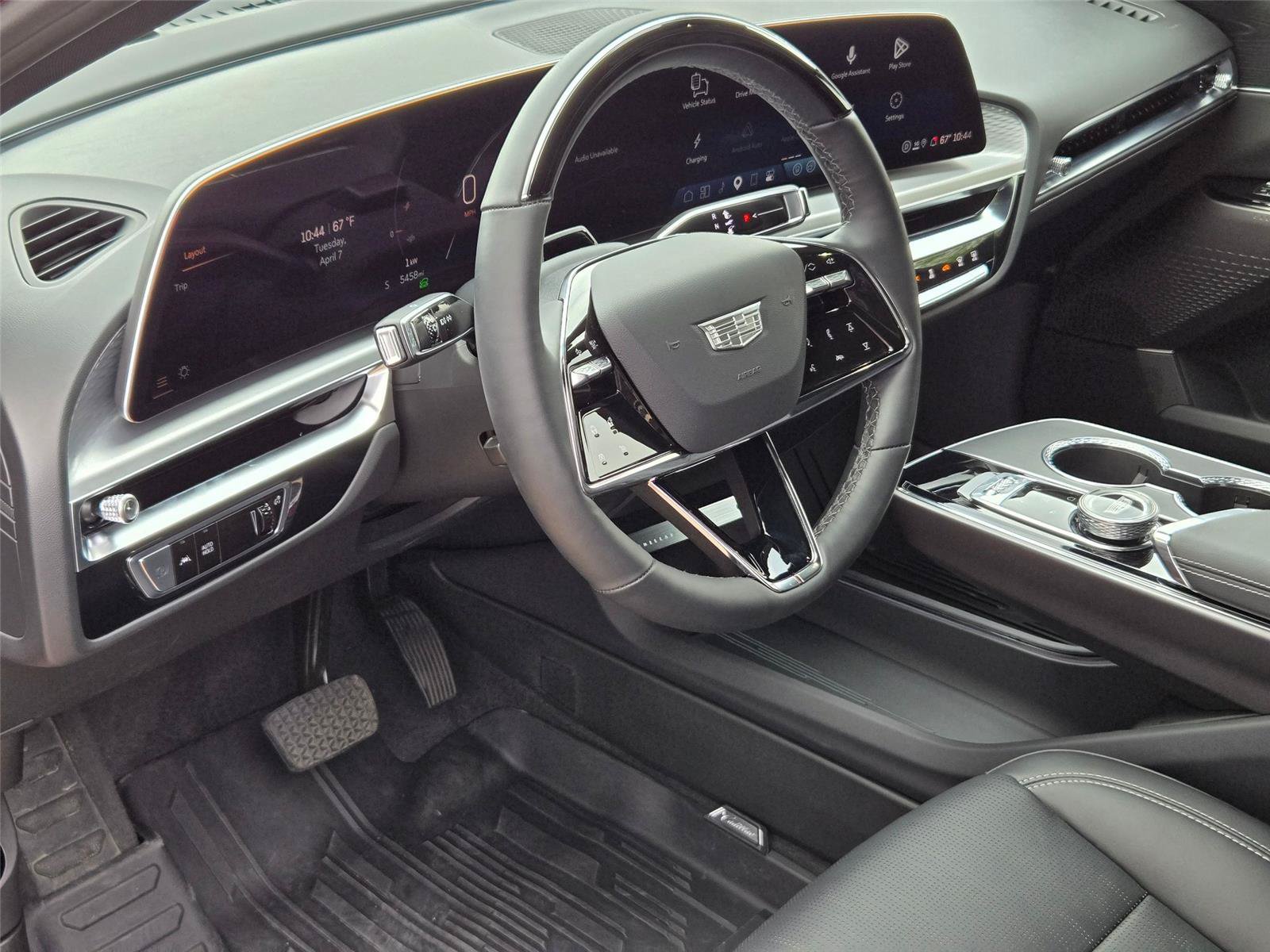 New 2026 Cadillac Lyriq Luxury w/ LPO, Floor Liner Package AWD/4WD image 10
