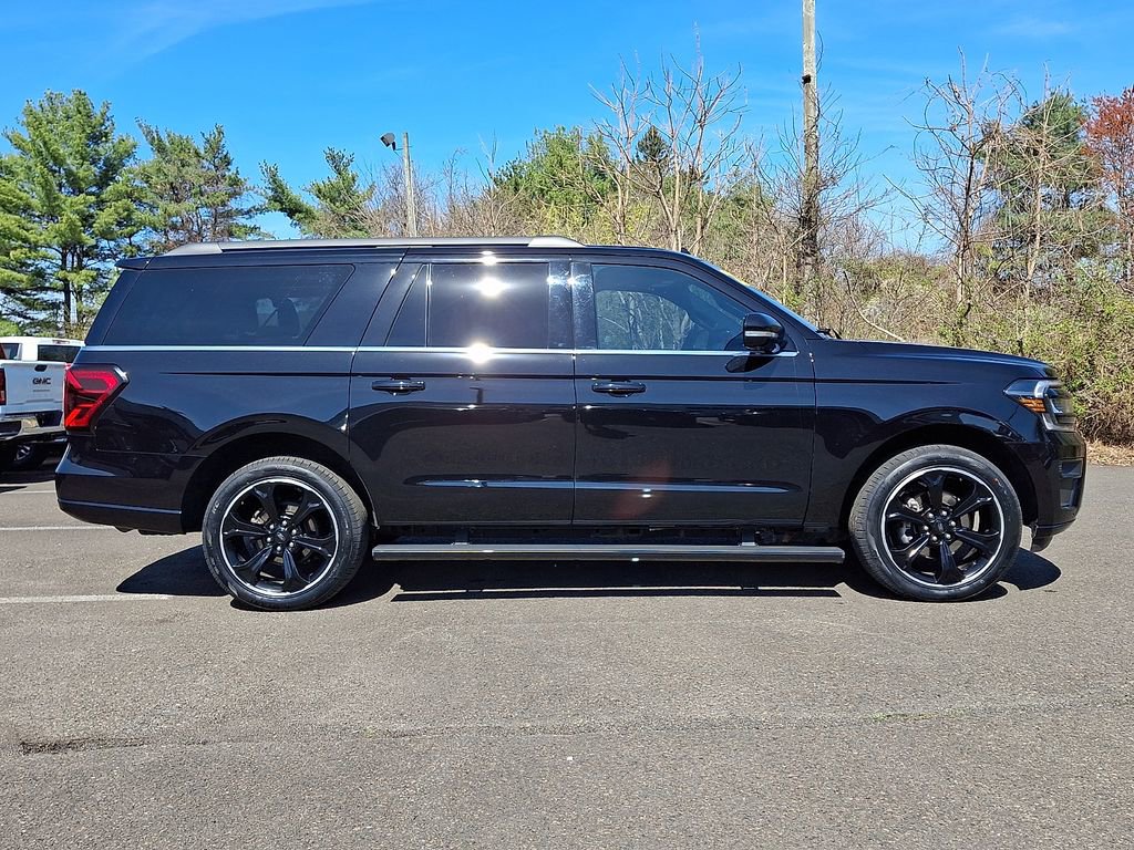 Used 2022 Ford Expedition Max Limited AWD/4WD image 6