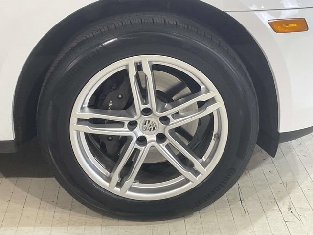 Certified 2024 Porsche Macan AWD/4WD image 13