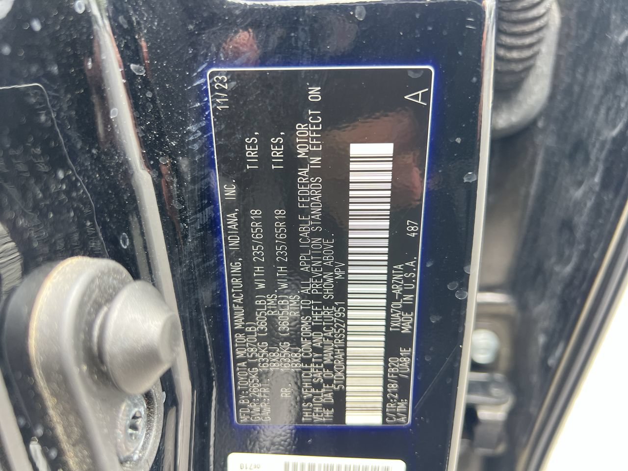 Used 2024 Toyota Highlander LE FWD image 37