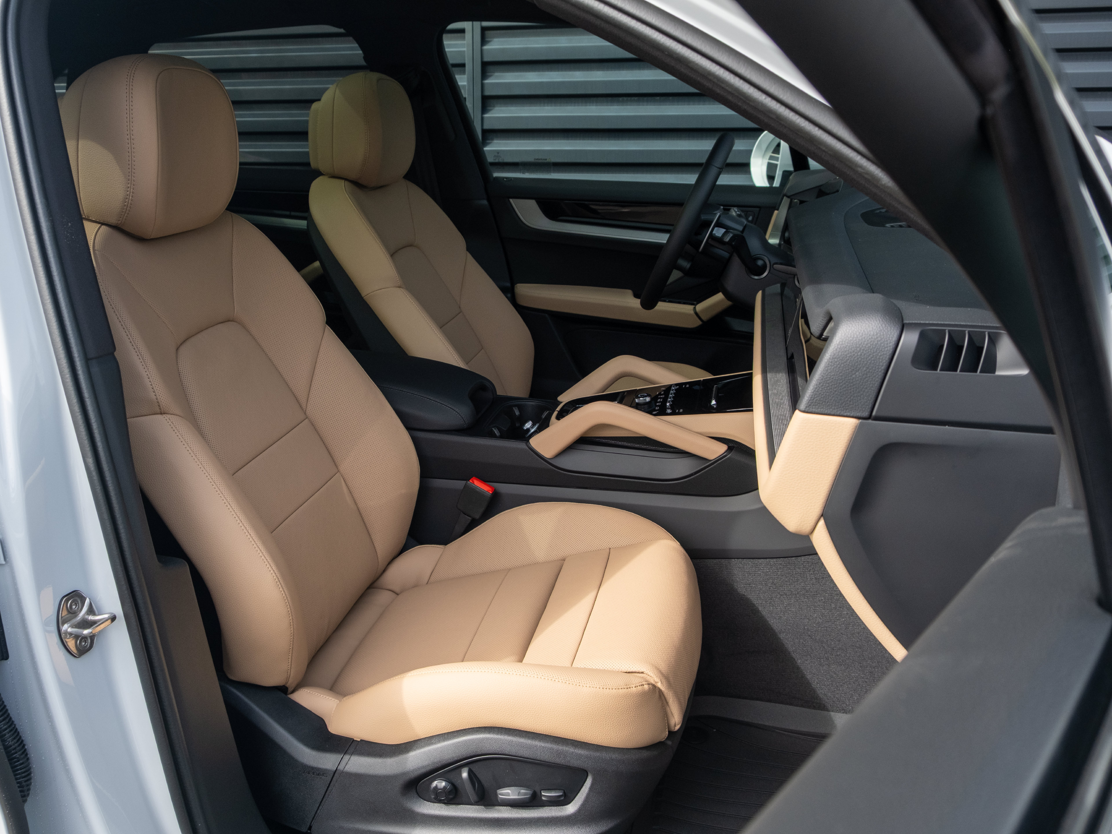 New 2026 Porsche Cayenne AWD/4WD image 39