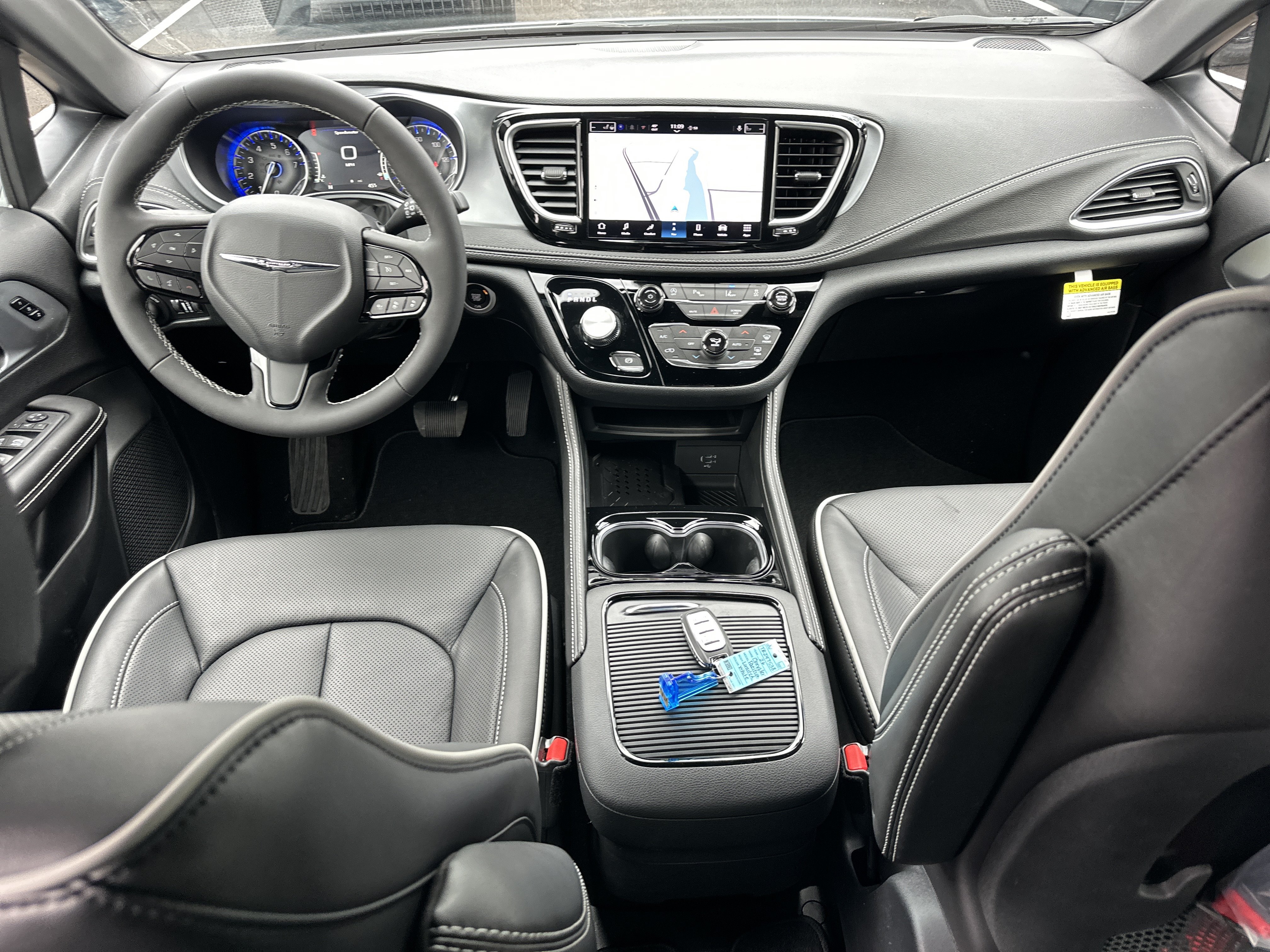 New 2026 Chrysler Pacifica Limited w/ S Appearance Package FWD image 31