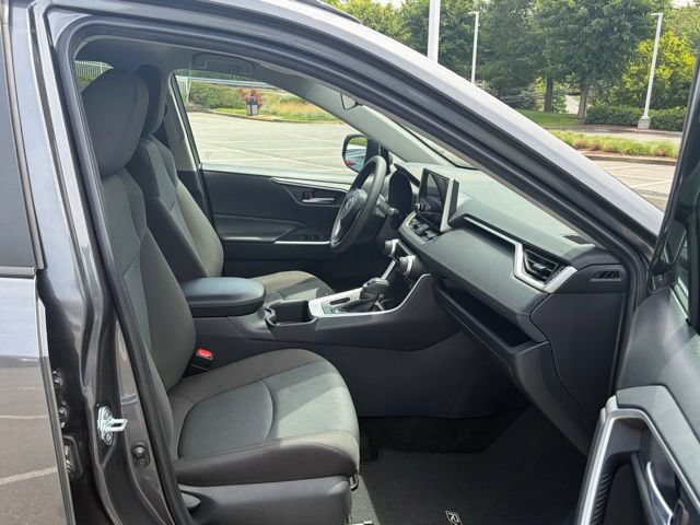 Used 2025 Toyota RAV4 XLE FWD image 27