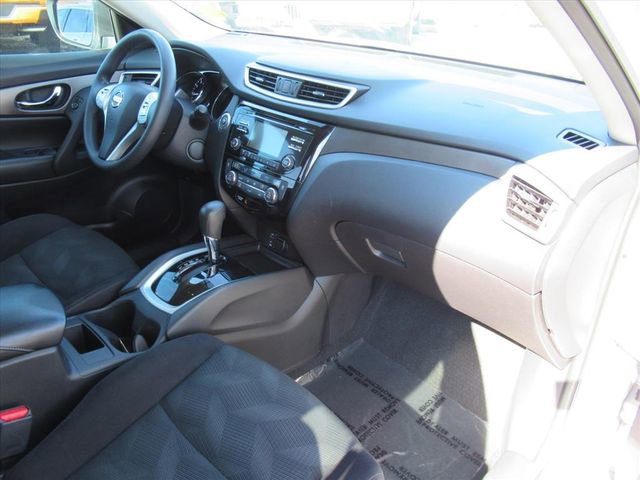 Used 2015 Nissan Rogue SV image 10