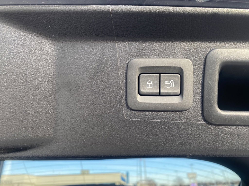 Certified 2025 MAZDA CX-50 AWD 2.5 S w/ Premium Package image 8