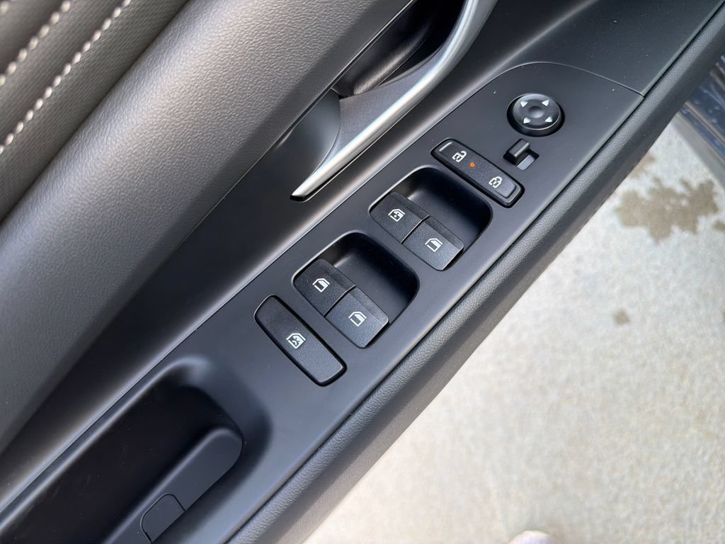 New 2026 Hyundai Elantra Limited FWD image 15