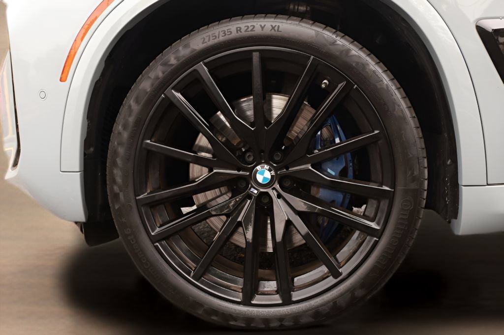 Used 2024 BMW X5 M60i AWD/4WD image 18