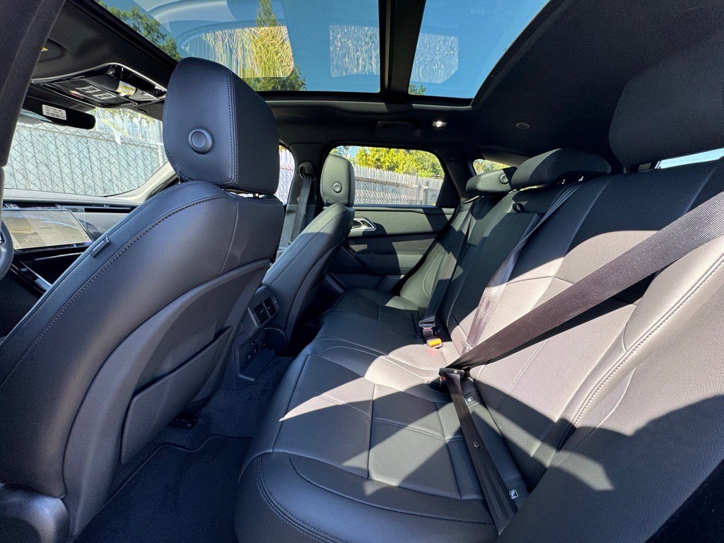 New 2026 Land Rover Range Rover Velar Dynamic SE image 15