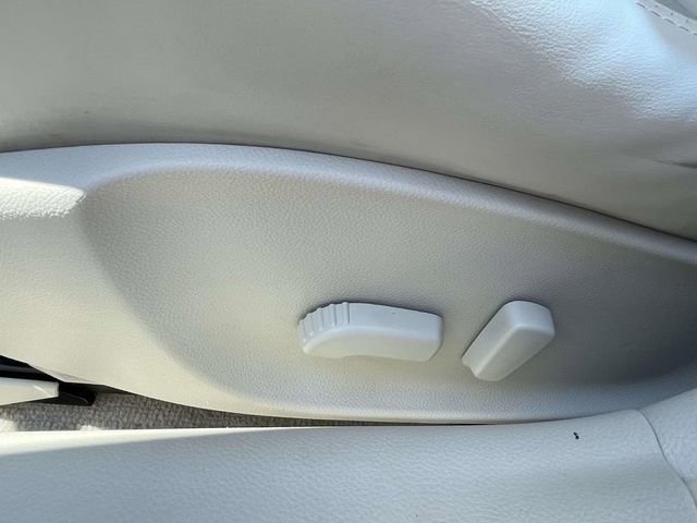 Used 2013 INFINITI G37 Journey w/ Premium Pkg image 16