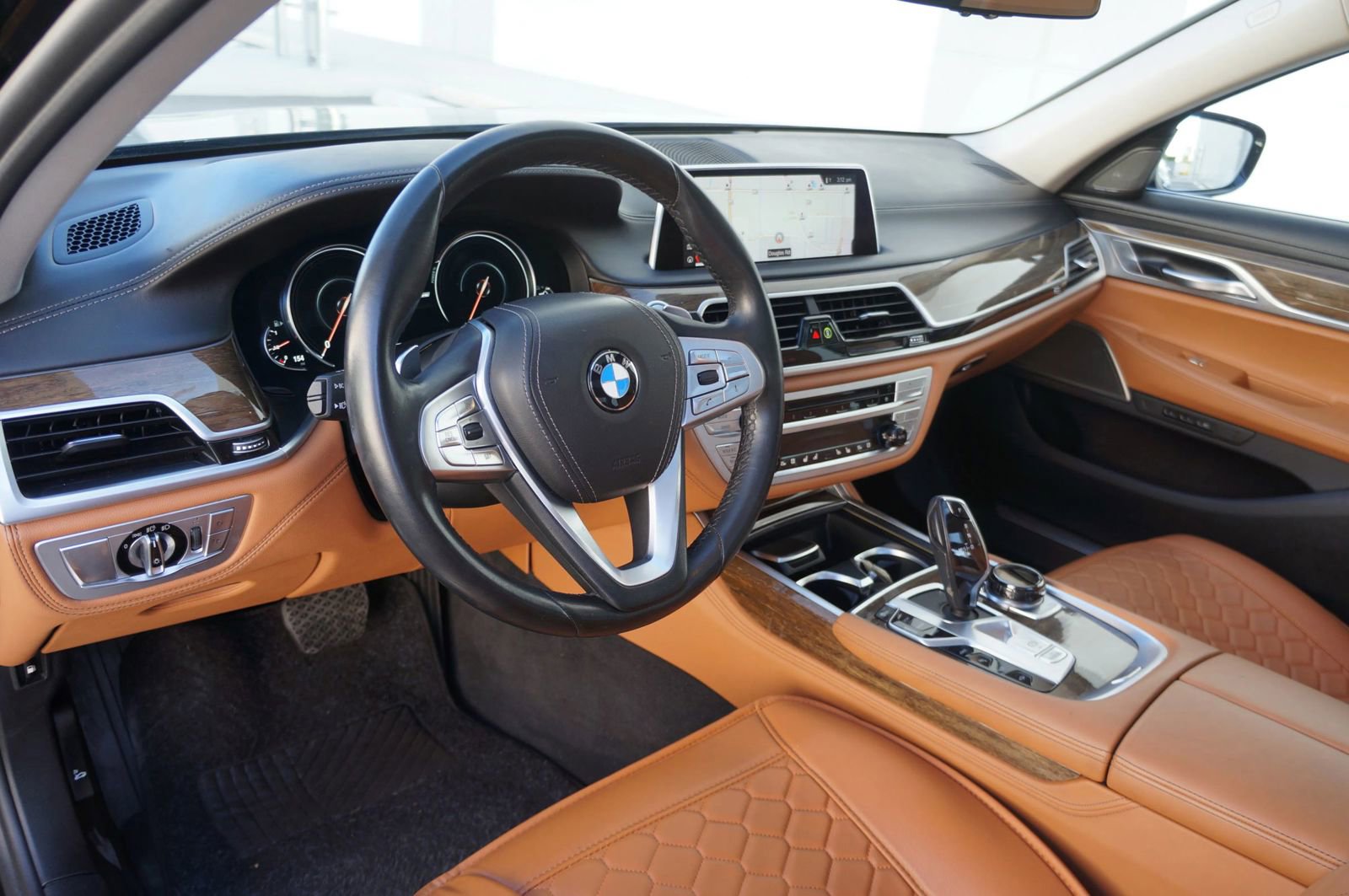 Used 2019 BMW 740e xDrive w/ Executive Package AWD/4WD image 23