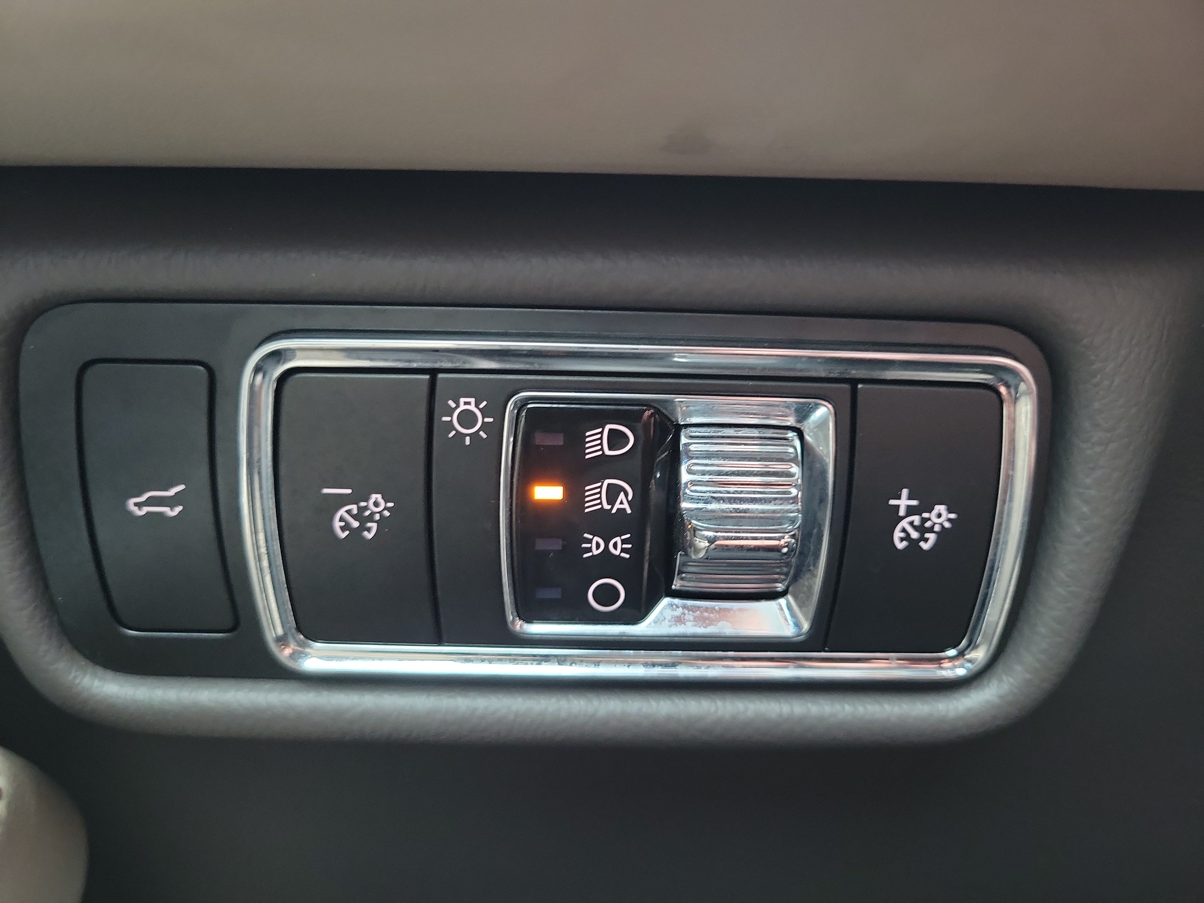 Used 2023 Lincoln Aviator AWD w/ Class IV Trailer Tow Package image 30