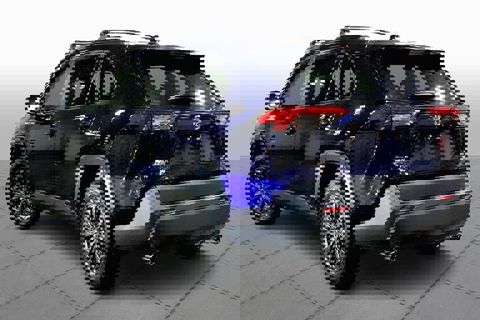 Used 2023 Toyota RAV4 XLE Premium image 11