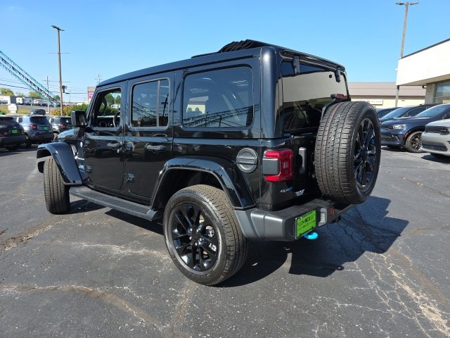 Used 2023 Jeep Wrangler Unlimited Sahara w/ Cold Weather Group image 4