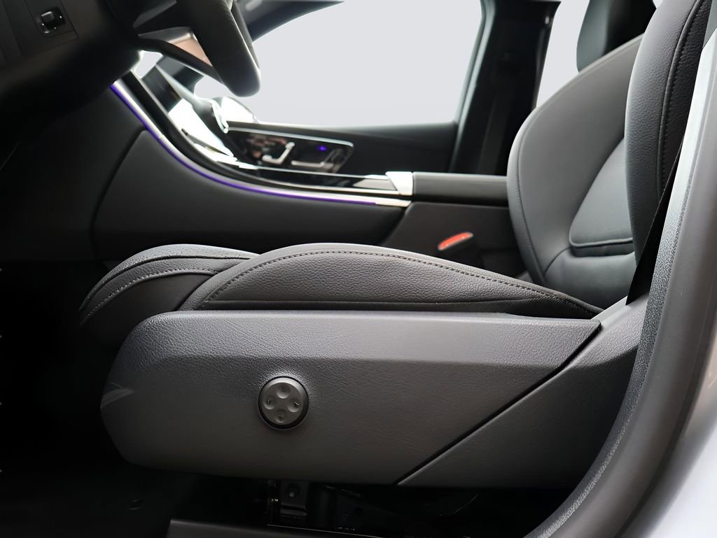 Certified 2025 Mercedes-Benz GLC 300 4MATIC image 39