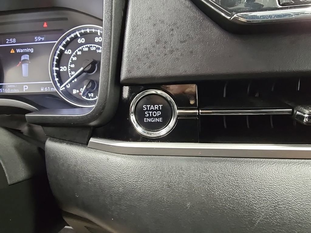 Used 2024 Mitsubishi Outlander SE image 25