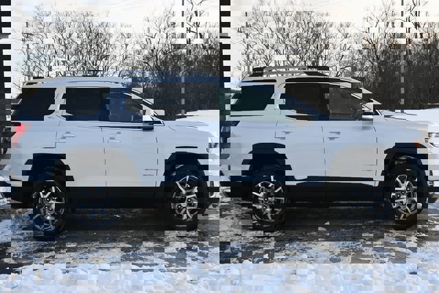 Used 2021 GMC Acadia SLT w/ Technology Package image 3