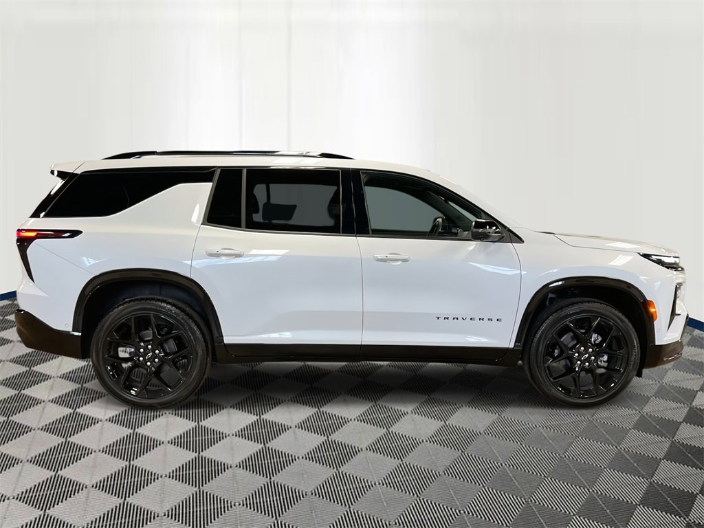 New 2026 Chevrolet Traverse RS w/ LPO, Floor Liner Package image 6