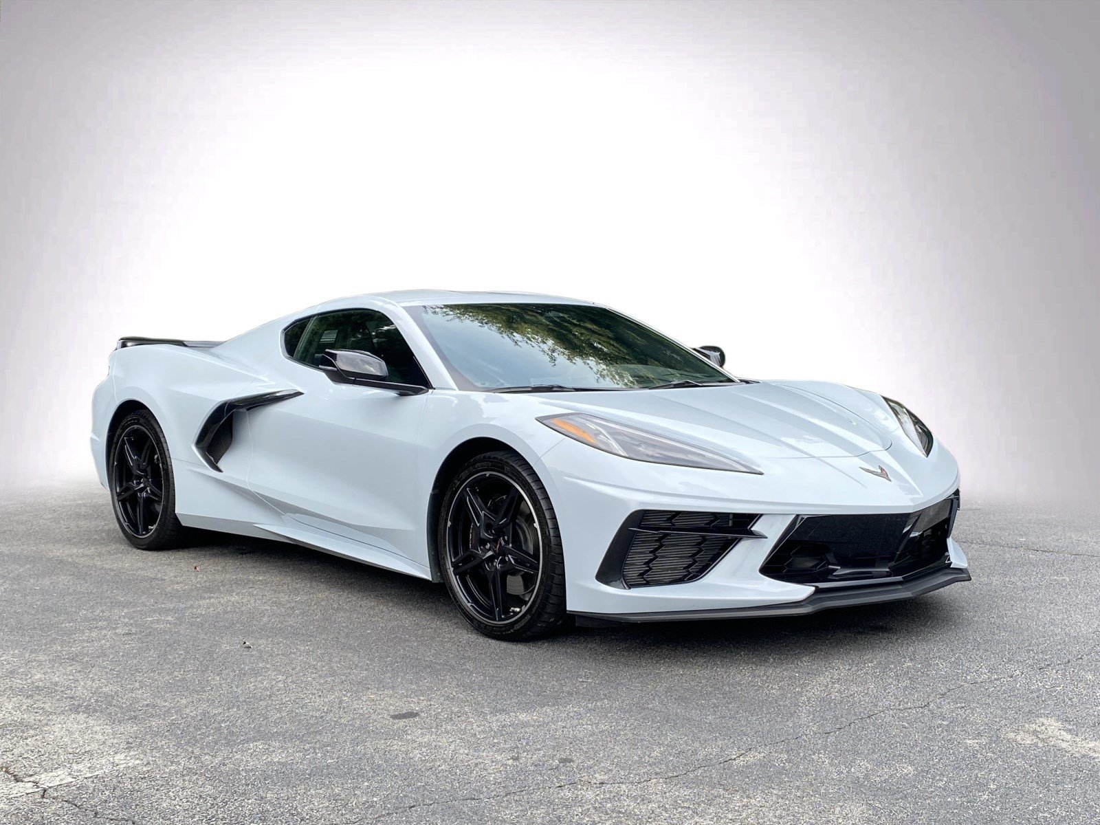 Used 2024 Chevrolet Corvette Stingray Coupe w/ Z51 Performance Package RWD image 2