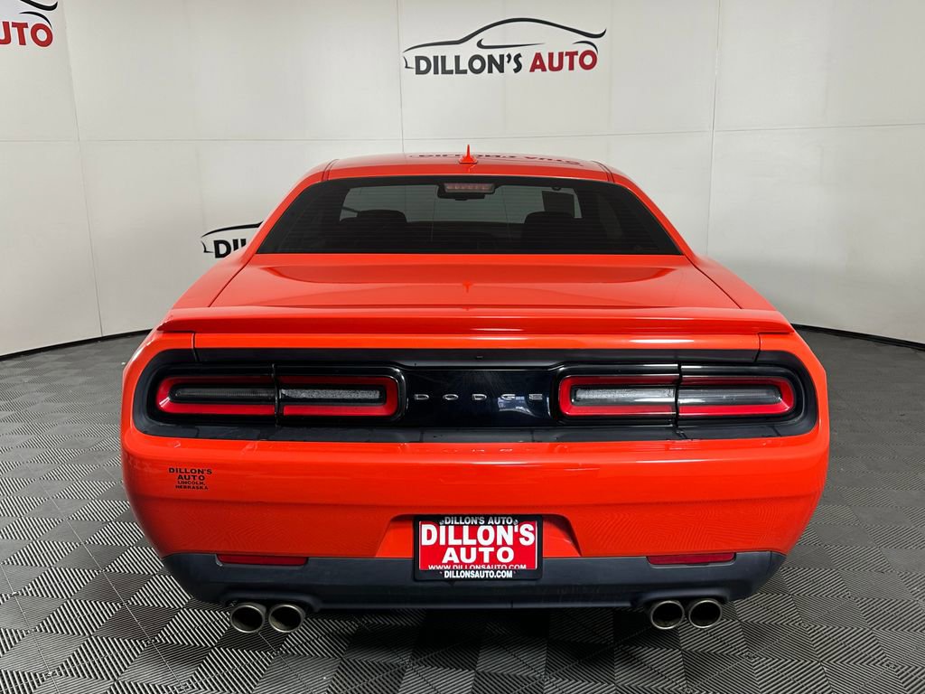 Used 2016 Dodge Challenger SXT RWD image 5