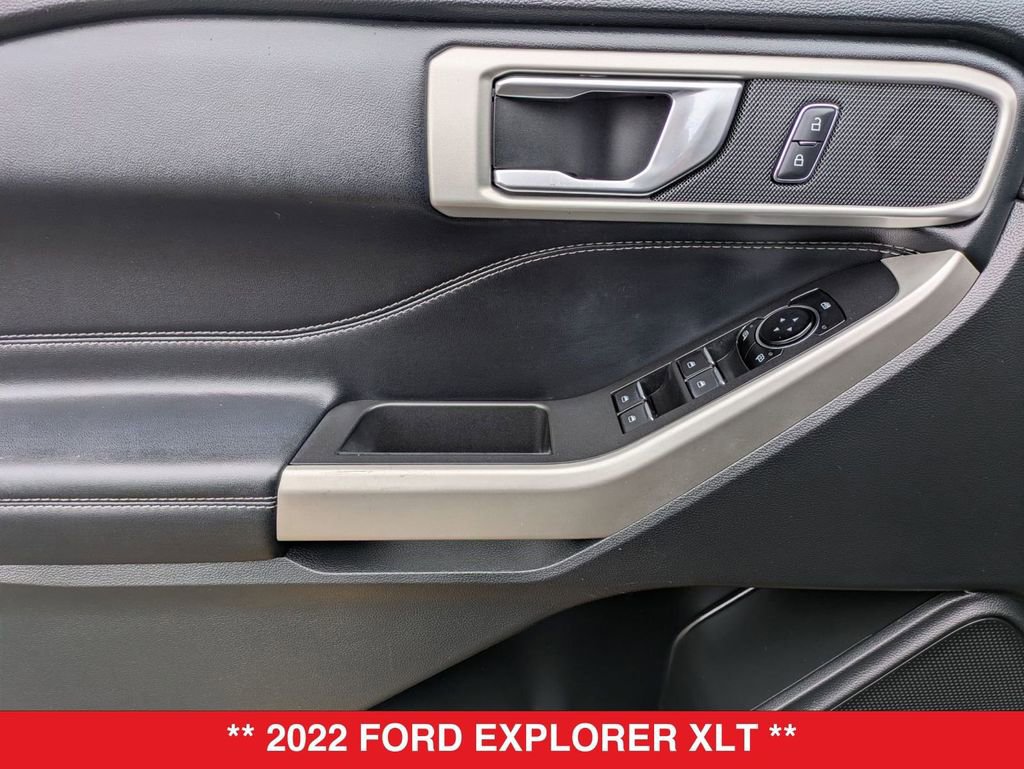 Used 2022 Ford Explorer XLT image 11