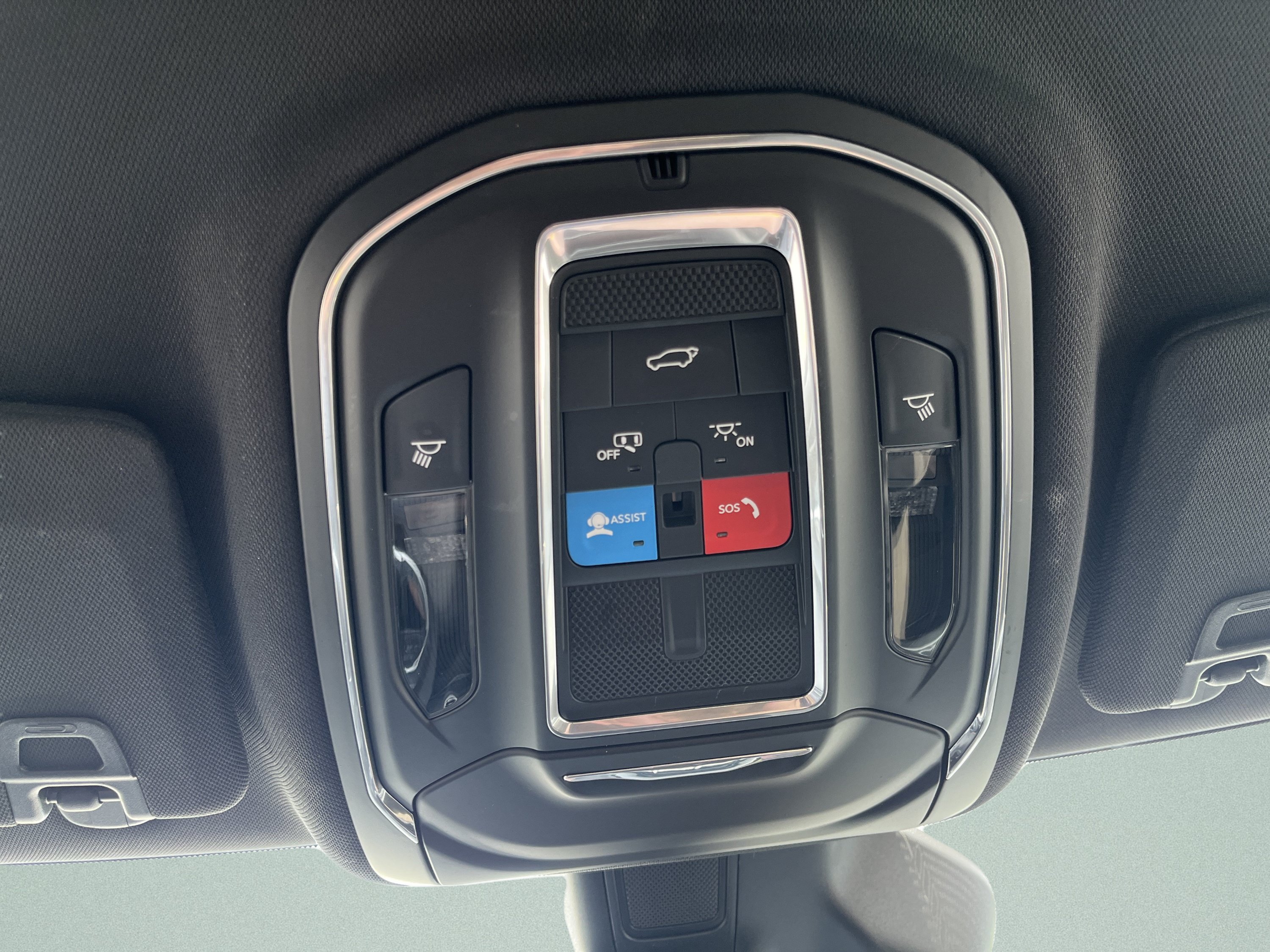 Used 2024 Jeep Grand Cherokee Altitude AWD/4WD image 20