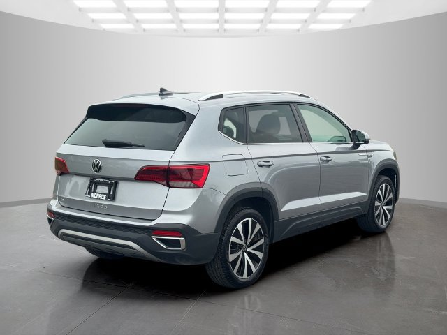 Used 2024 Volkswagen Taos SE FWD image 7